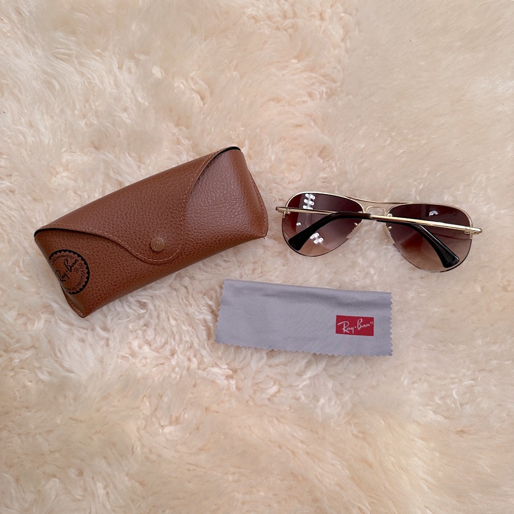 Ray-Ban Aviators. Perfect condition. - Picture 3 of 3